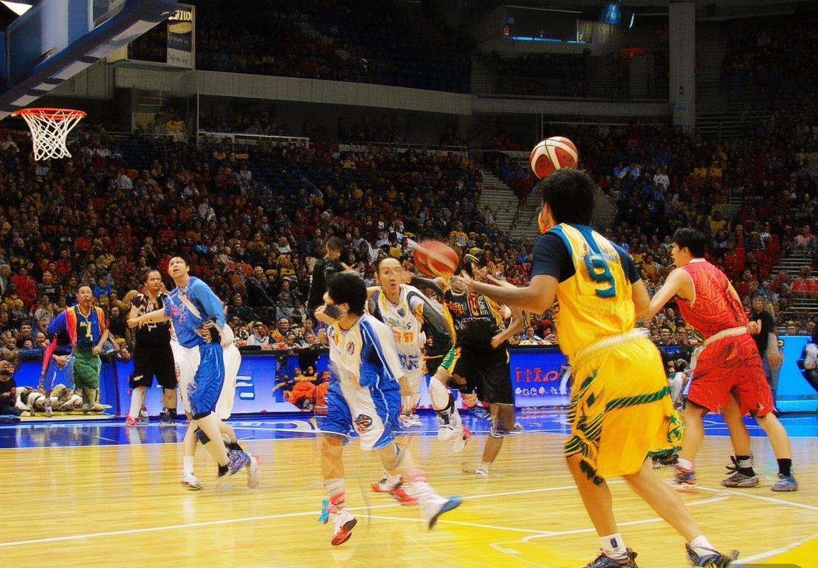 2008辽八一季后赛巅峰对决：战术对决与球星风采(图1)