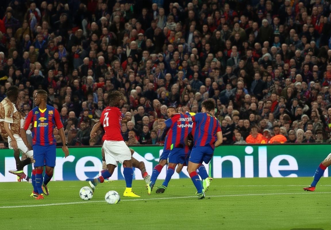 2015欧冠曼联VS巴萨：巅峰对决经典回顾(图1)